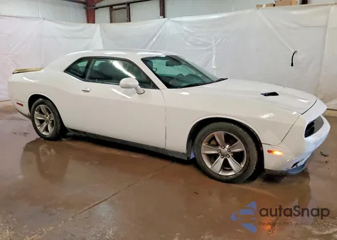 2016 Dodge Challenger Sxt z USA, uszkodzony, nr VIN 2C3CDZAG7GH195767